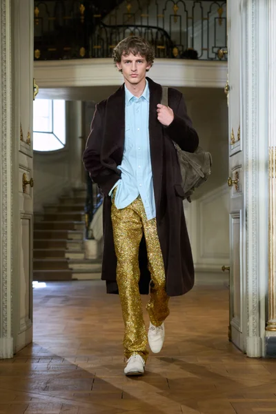Look 9